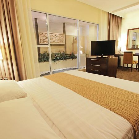 Harmoni One Convention Hotel And Service Apartments Batam Zimmer foto