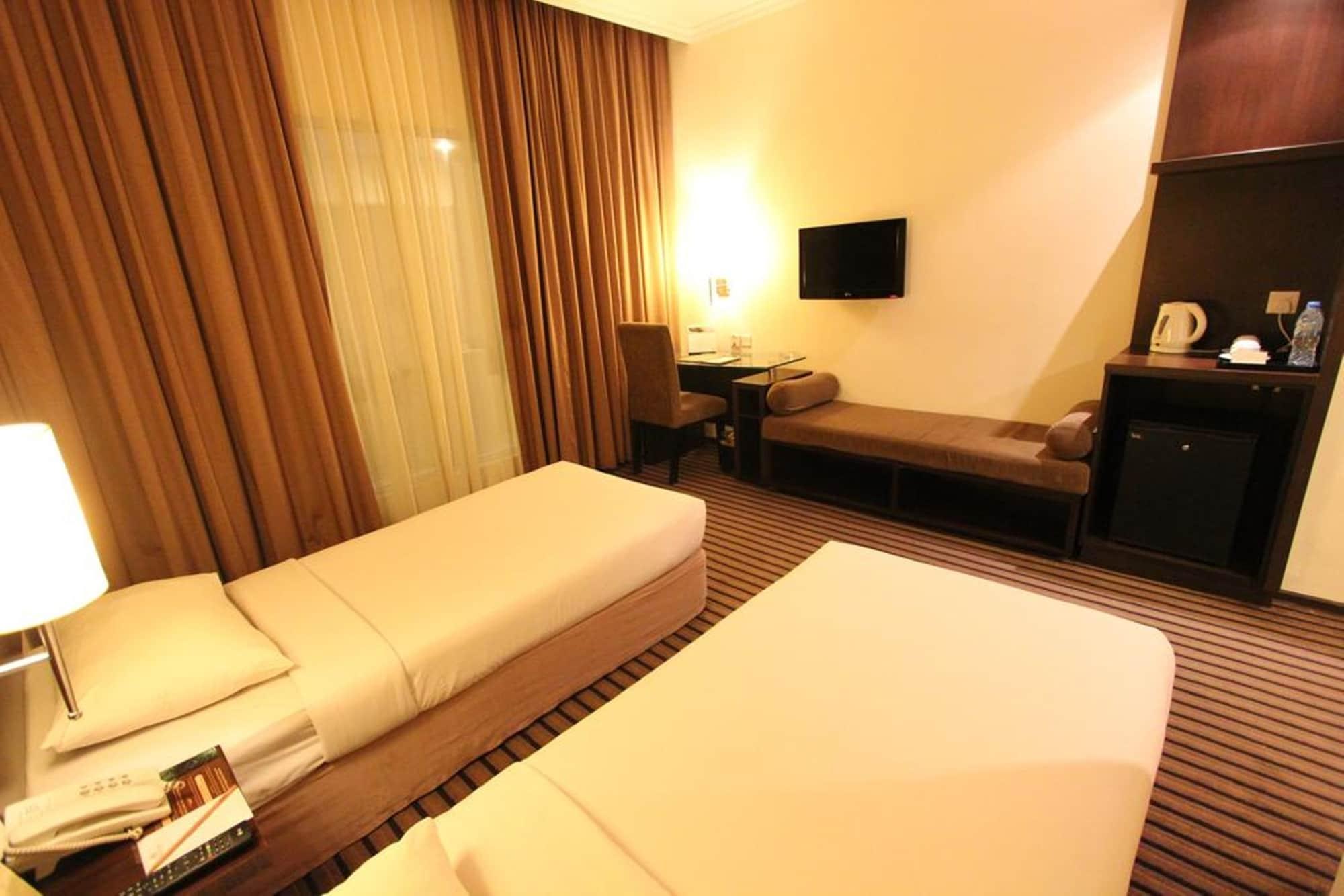 Harmoni One Convention Hotel And Service Apartments Batam Exterior foto
