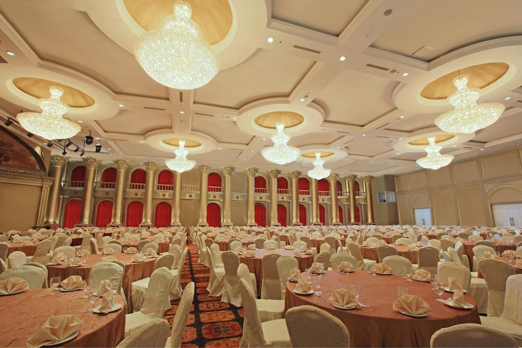 Harmoni One Convention Hotel And Service Apartments Batam Exterior foto