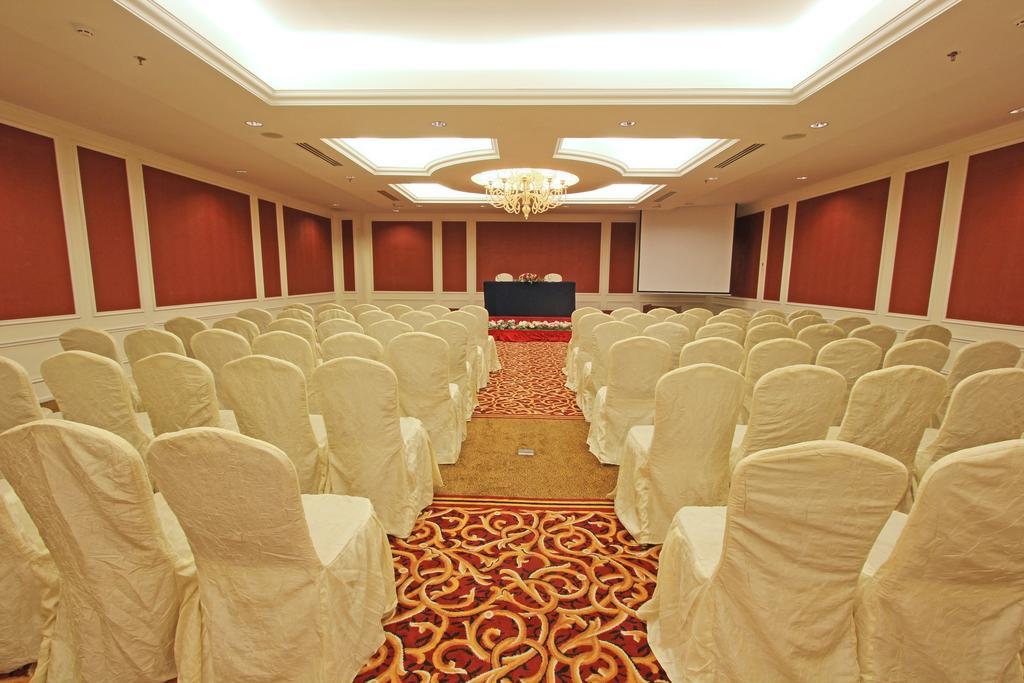 Harmoni One Convention Hotel And Service Apartments Batam Exterior foto