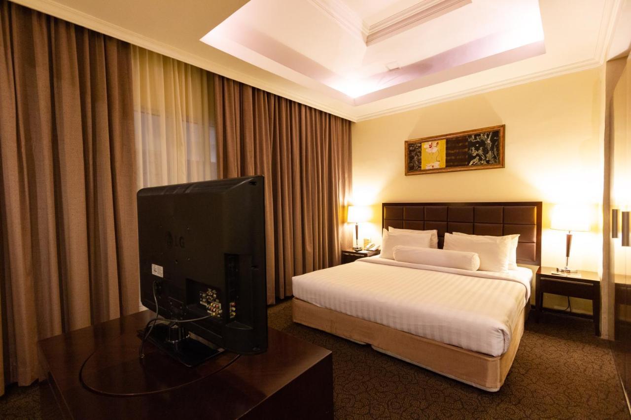 Harmoni One Convention Hotel And Service Apartments Batam Exterior foto