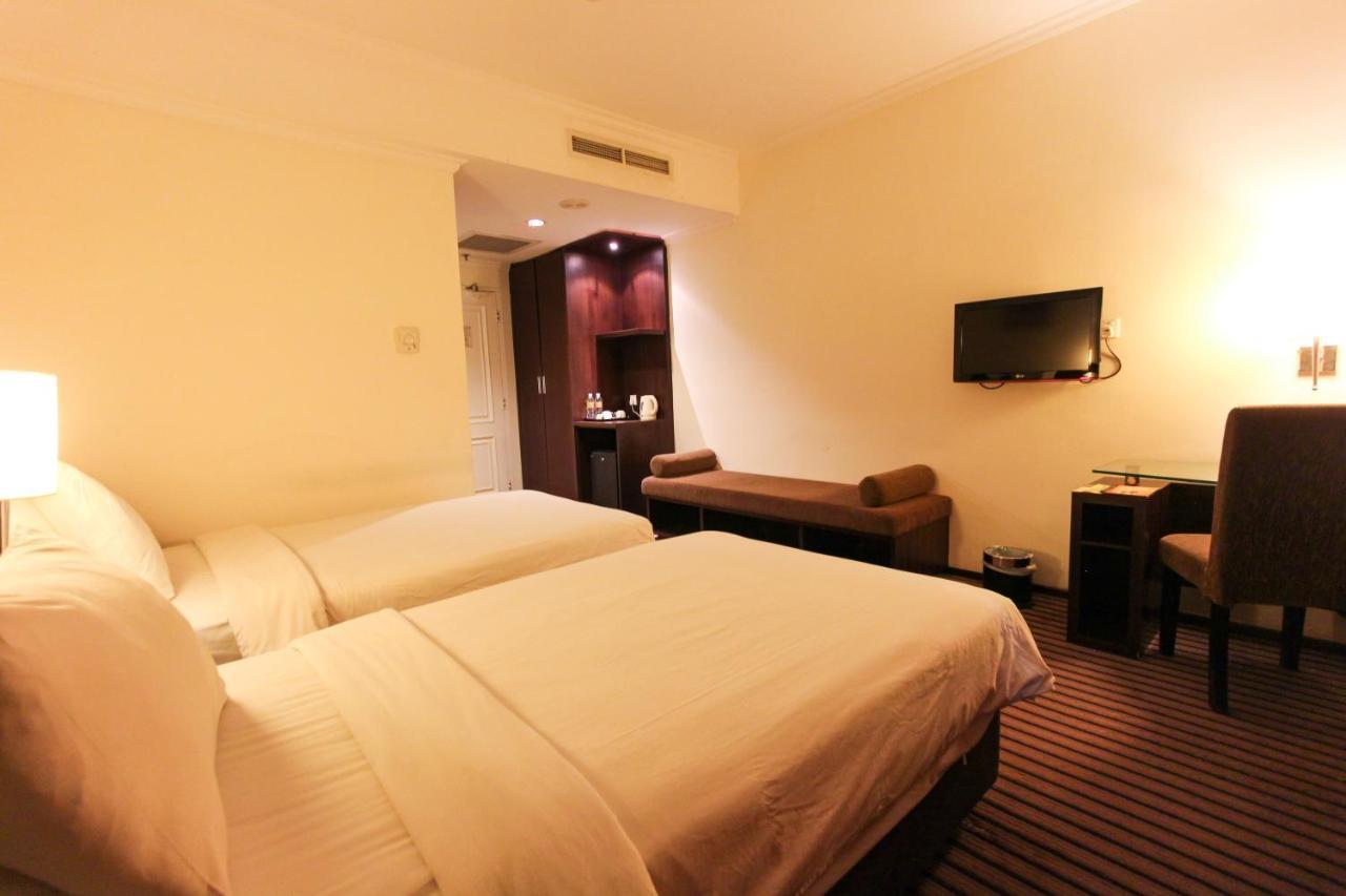 Harmoni One Convention Hotel And Service Apartments Batam Exterior foto